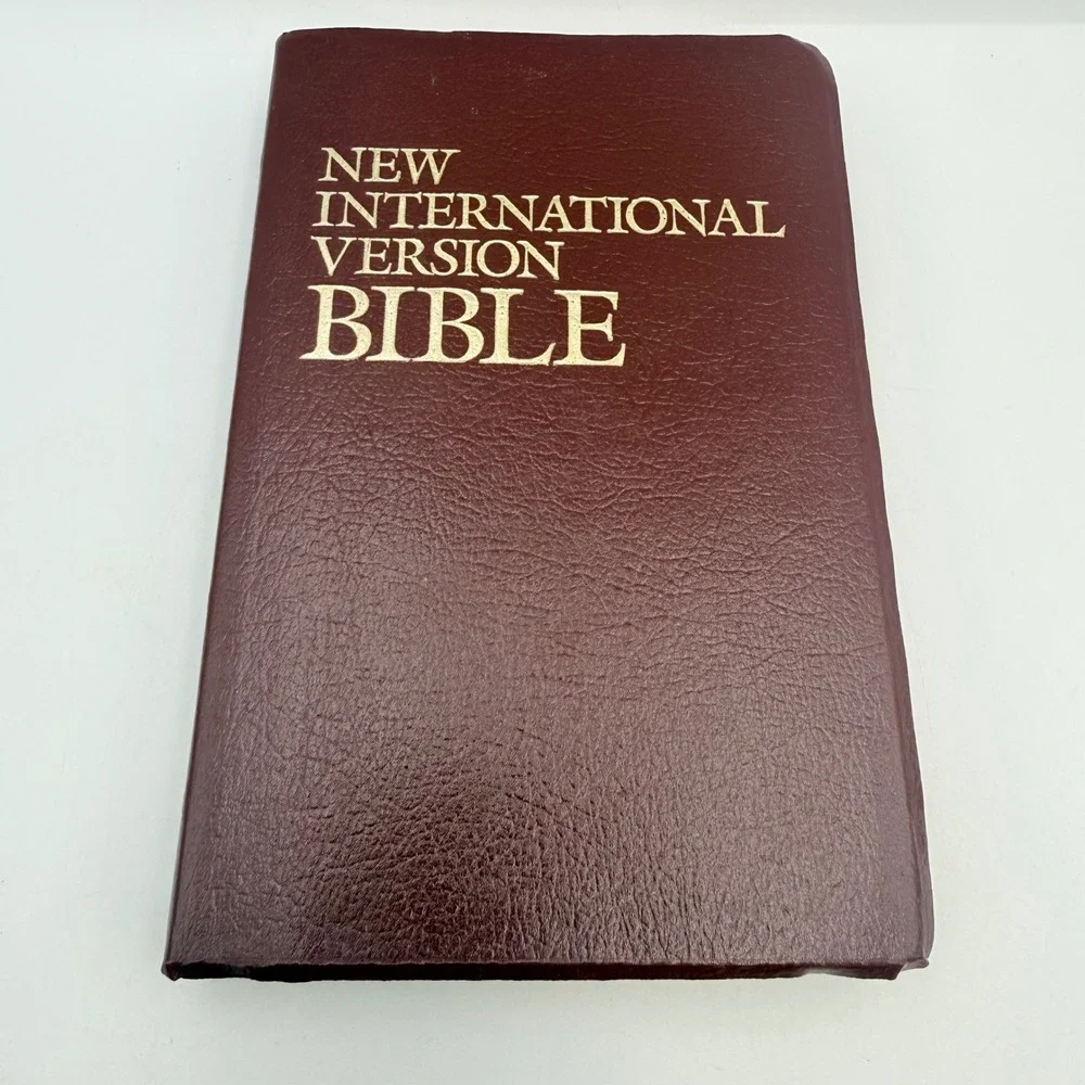 Zondervan NIV Holy Bible Burgundy Faux Leather Red Letter ISBN 0310904013